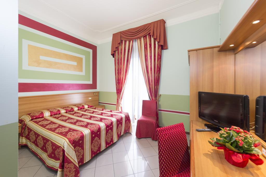 Hotel Londra Алессандрия Экстерьер фото