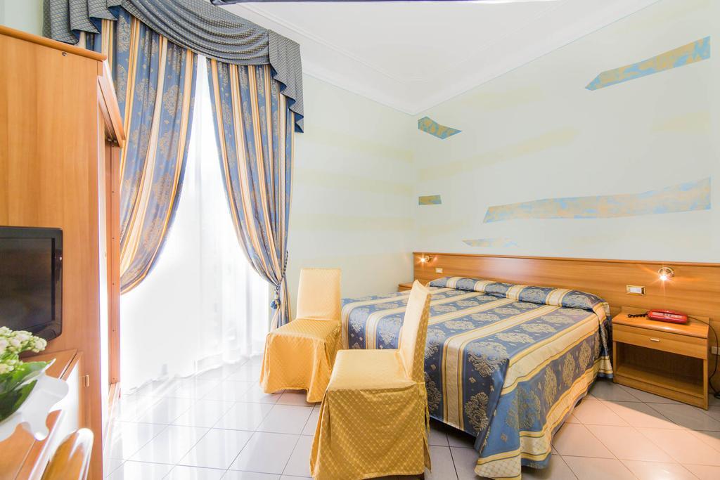 Hotel Londra Алессандрия Экстерьер фото