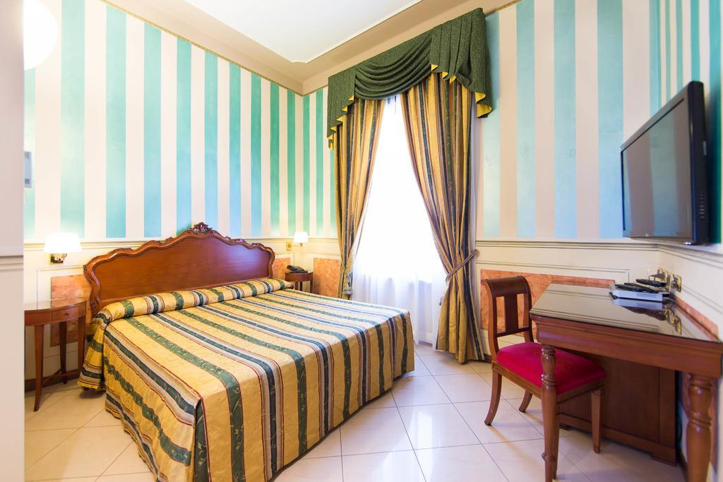 Hotel Londra Алессандрия Экстерьер фото