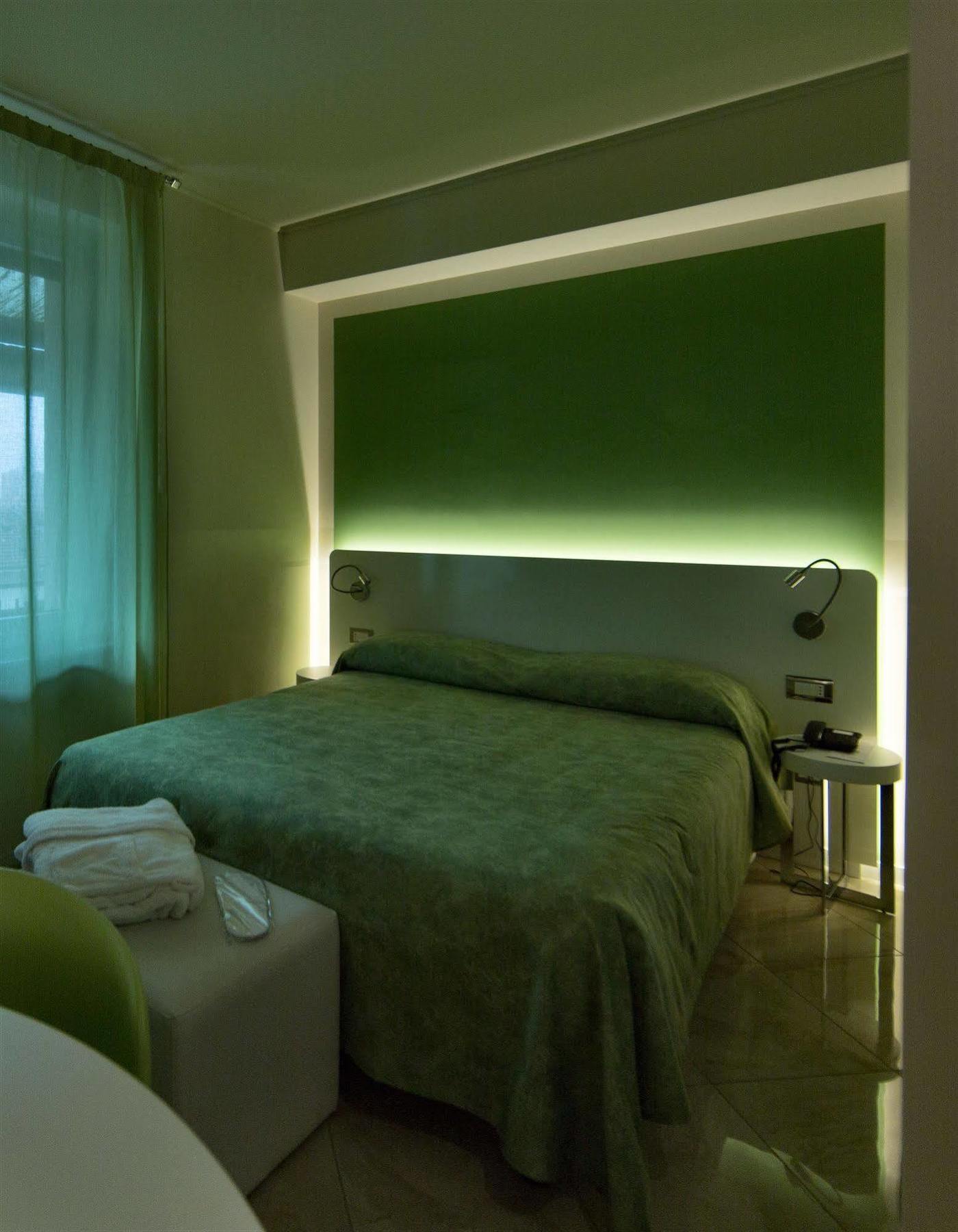 Hotel Londra Алессандрия Экстерьер фото