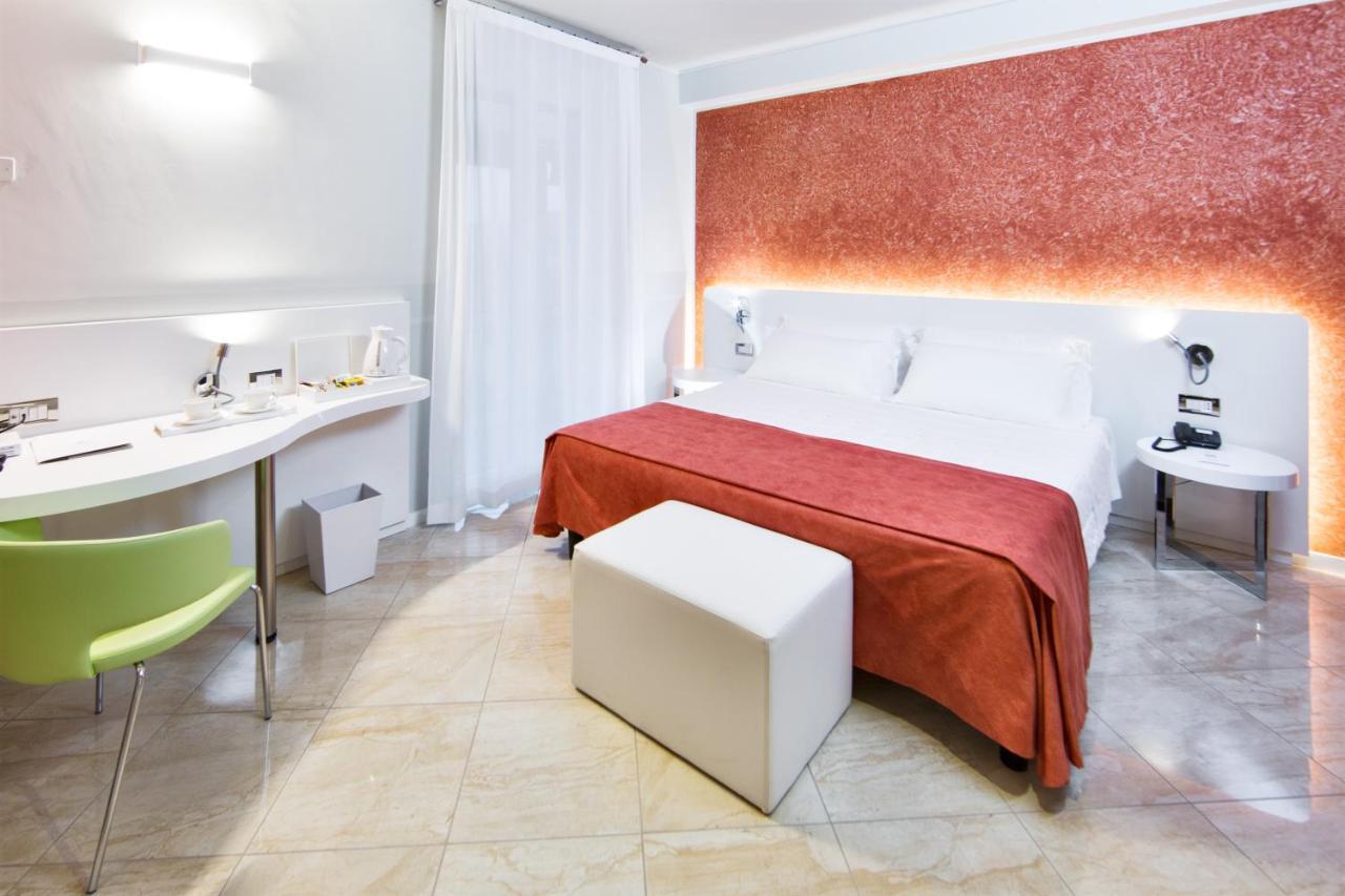 Hotel Londra Алессандрия Экстерьер фото