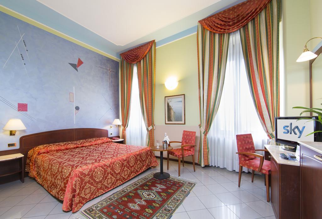 Hotel Londra Алессандрия Номер фото